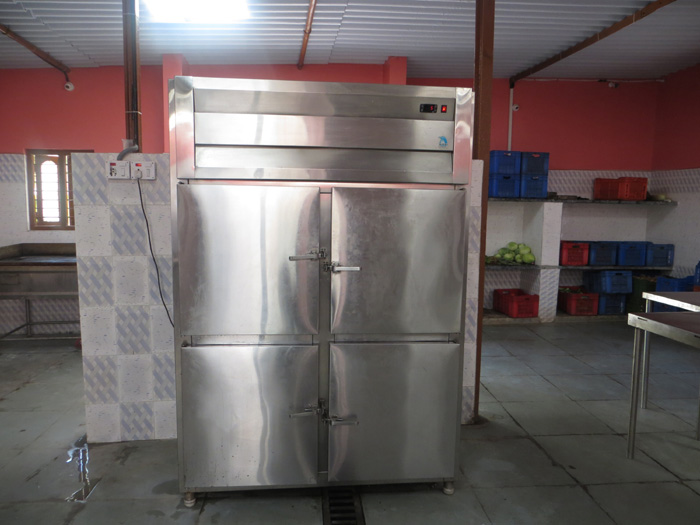 Corporate Caterer cold storage Papastiffin